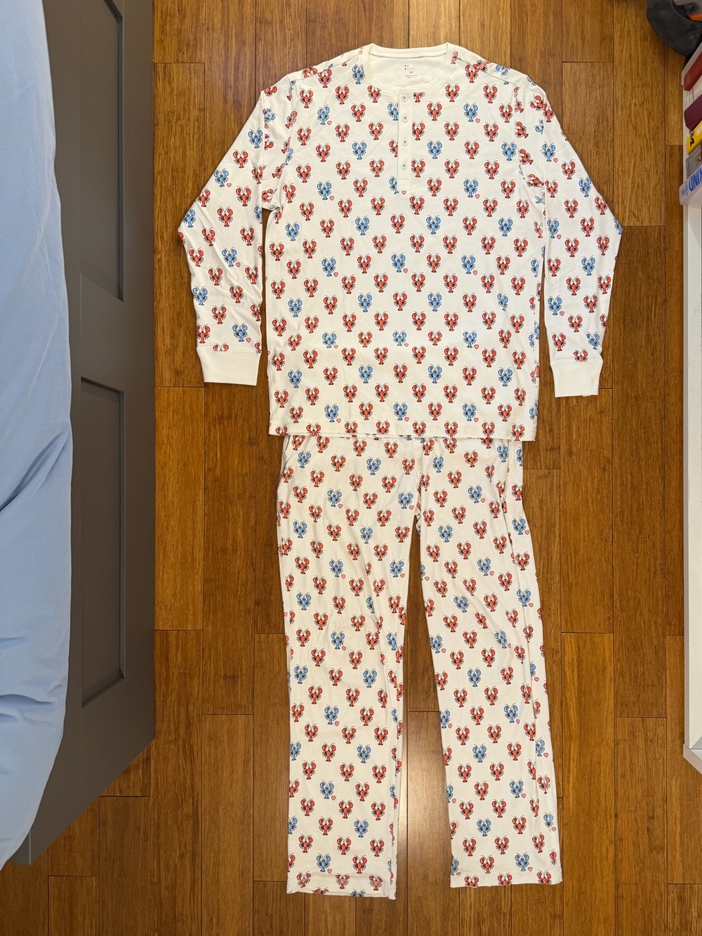 Roller Rabbit Men’s Lobster Pajama Set